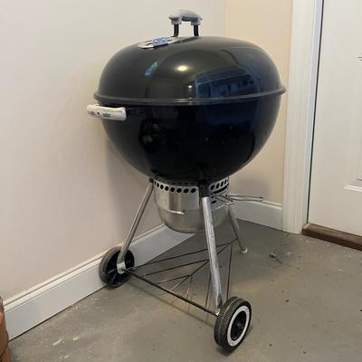 Weber Charcoal Grill & Accessories (L-MG)