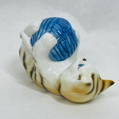 Cats of Character ROLY POLY Cat figurine Danbury Mint
