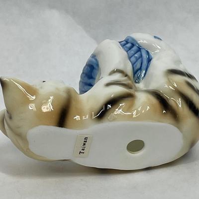 Cats of Character ROLY POLY Cat figurine Danbury Mint