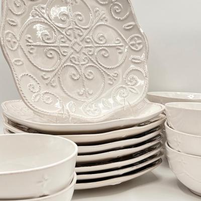 GOURMET EXPRESSIONS ~ Great Room Cream ~ 2 Piece Service For 8 Dessert Set