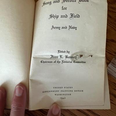 Thomas Wolfe, Hemingway & More Vintage Books (LR-RG)