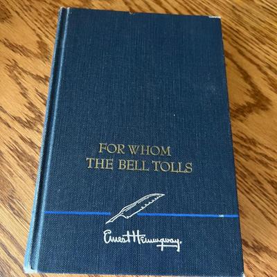 Thomas Wolfe, Hemingway & More Vintage Books (LR-RG)