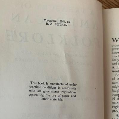 Thomas Wolfe, Hemingway & More Vintage Books (LR-RG)