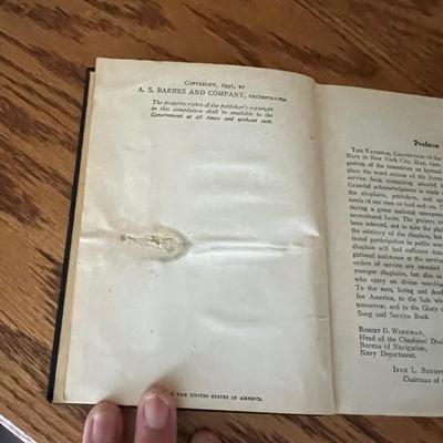 Thomas Wolfe, Hemingway & More Vintage Books (LR-RG)