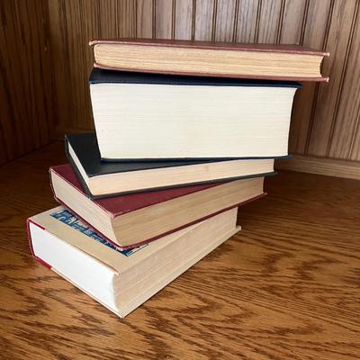 Thomas Wolfe, Hemingway & More Vintage Books (LR-RG)