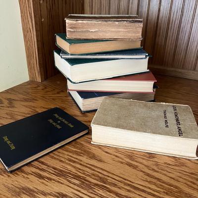 Thomas Wolfe, Hemingway & More Vintage Books (LR-RG)