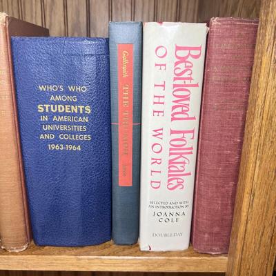 Thomas Wolfe, Hemingway & More Vintage Books (LR-RG)