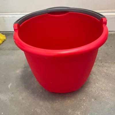 Aluminum Step Stool & Cleaning Tools (L-MG)