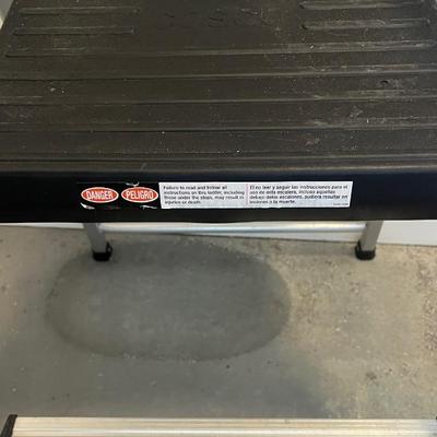 Aluminum Step Stool & Cleaning Tools (L-MG)