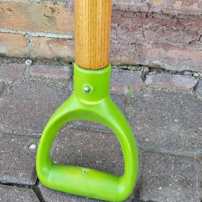 D Handle Shovel