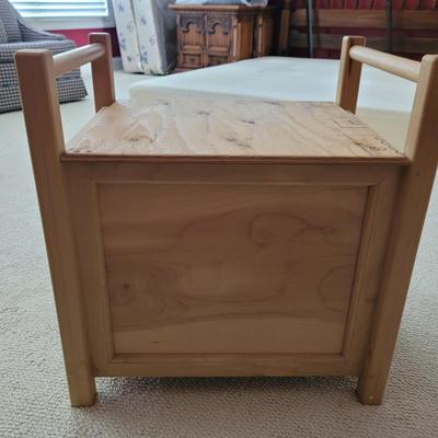 Small Wooden Bench with Drawers (P-CE)