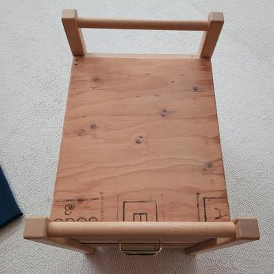 Small Wooden Bench with Drawers (P-CE)