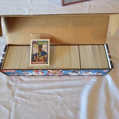 Topps Boxed Baseball Card Sets (BO-JS)