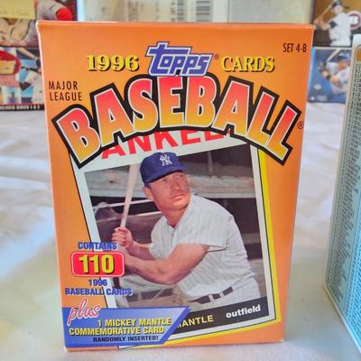 Topps Boxed Baseball Card Sets (BO-JS)