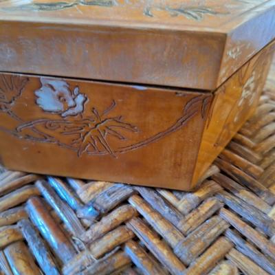 Wood trinket jewelry box