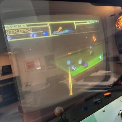 LOT 1L: Full Sized Billiards Arcade Game Machine - E-Scape Shootout Pool (works).