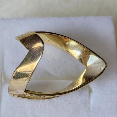 Unique 14K gold ring