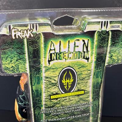 LOT 145: New in Package Alien Infection Gemini Freak Original XBox Controller