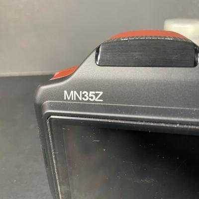 LOT 284: Minolta MN35Z & Chinon Genesis Cameras