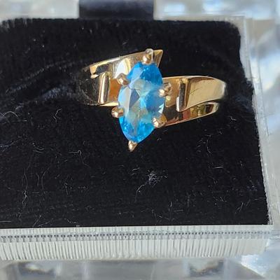 14K yellow gold and Topaz ring