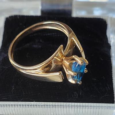 14K yellow gold and Topaz ring