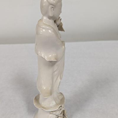 Antique Chinese Porcelain Figure