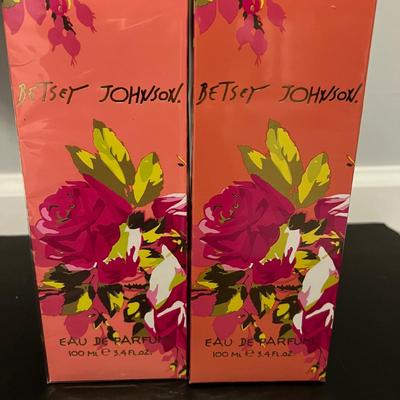 2 New Sealed Betsey Johnson Eau De Parfum NEW