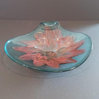 Beautiful blue tint glass Murano Art Clam Dish