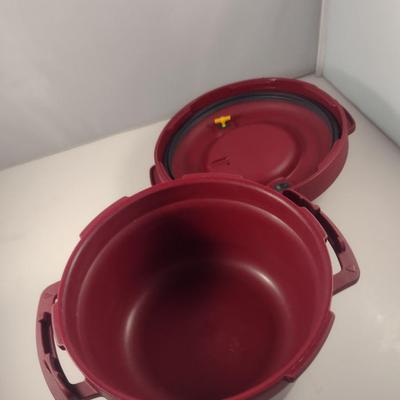 Tupperware 3 Quart Microwave Pressure Cooker