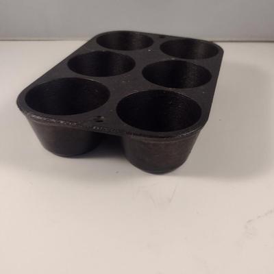 Lodge Cast Iron Six Cavity Muffin Pan