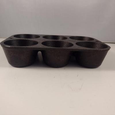 Lodge Cast Iron Six Cavity Muffin Pan