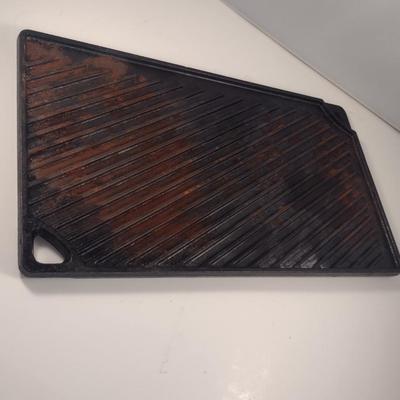 Lodge Cast Iron Square Griddle Pan