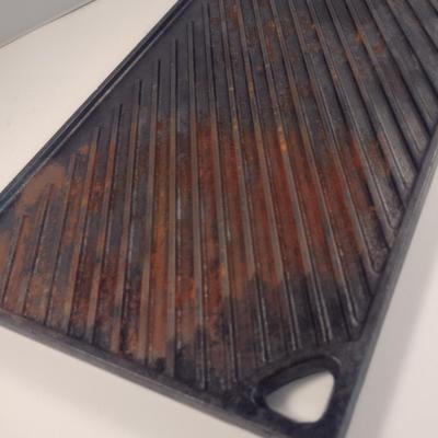 Lodge Cast Iron Square Griddle Pan