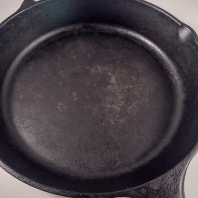 Lodge Cast Iron Skillet with Helper Handle- Approx 10 1/2" in Diameter