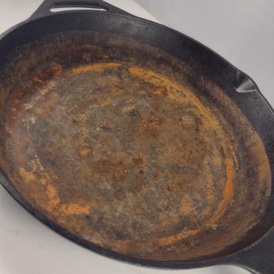 Lodge Cast Iron Skillet with Helper Handle- Approx 12" in Diameter