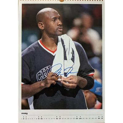 Michael Jordan Chicago Bulls 1998 autographed calendar page. GFA Authenticated