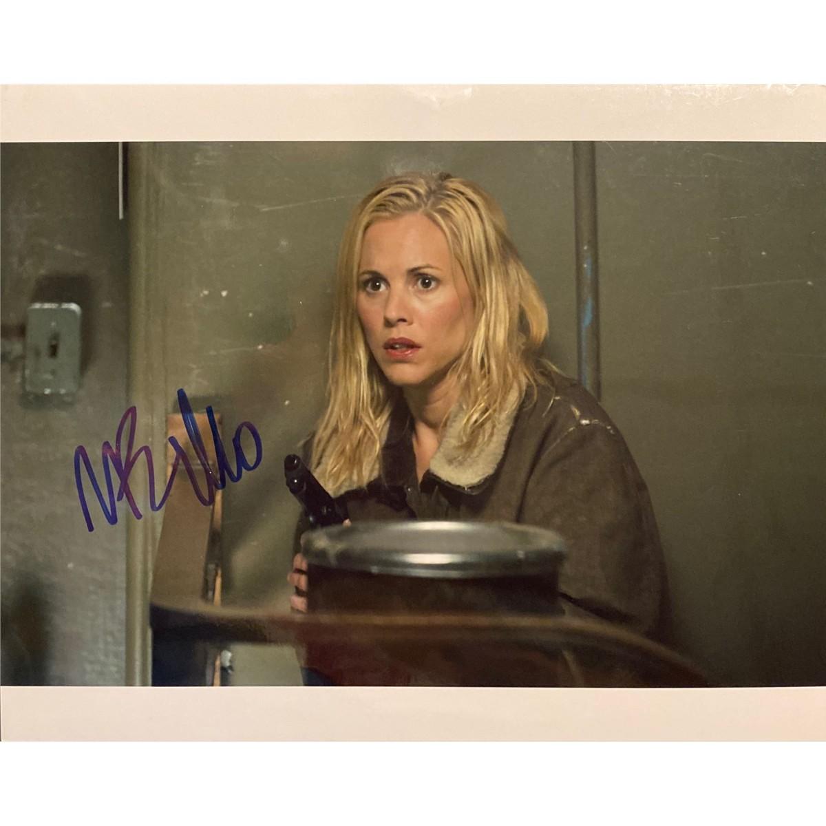 Assault on Precinct 13 Maria Bello signed photo | EstateSales.org
