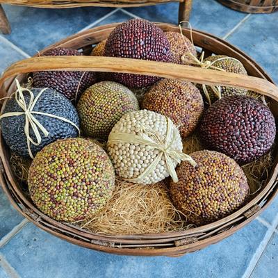 Trio of Baskets and Decor (SR-DW)