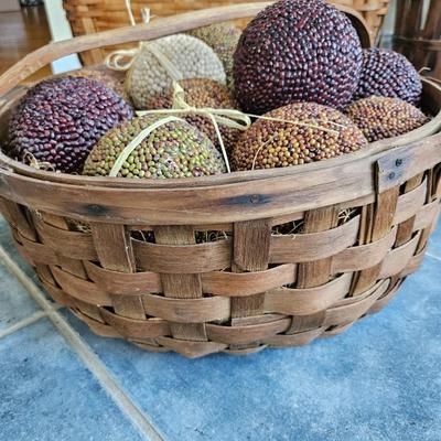 Trio of Baskets and Decor (SR-DW)