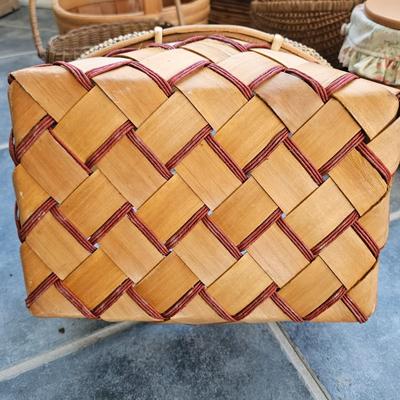 Longaberger and Other Assorted Baskets (SR-DW)