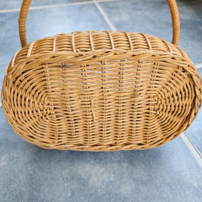Longaberger and Other Assorted Baskets (SR-DW)