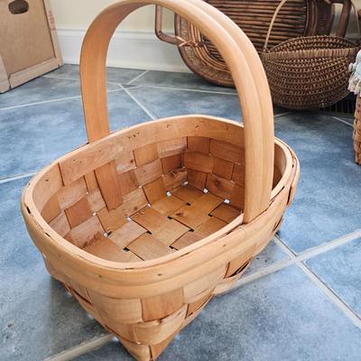 Longaberger and Other Assorted Baskets (SR-DW)