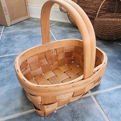 Longaberger and Other Assorted Baskets (SR-DW)
