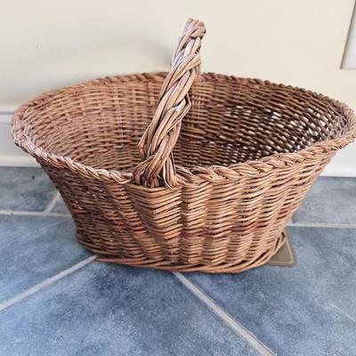 Longaberger and Other Assorted Baskets (SR-DW)