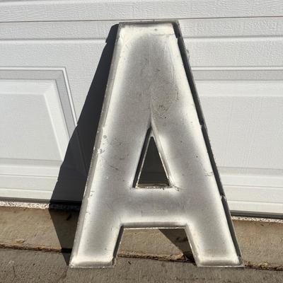 Wagner Sign Service Vintage Cast Metal EAT Sign (G-MG)