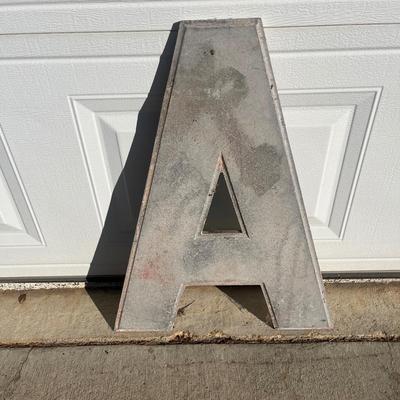 Wagner Sign Service Vintage Cast Metal EAT Sign (G-MG)