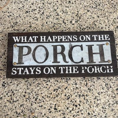 Garden Signs & Decorations w/ Two Shepherd Hooks (G-MG)