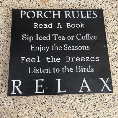 Garden Signs & Decorations w/ Two Shepherd Hooks (G-MG)