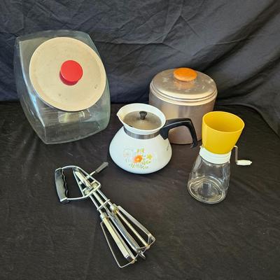 ‘Kitschy’ Kitchen Containers and Accessories (K-DW)
