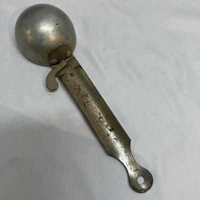 Vintage Wooden Handled Utensils & More (BS-RG)